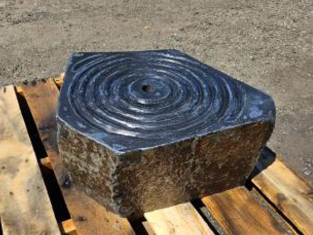 Natural stone fountain bubbler for the garden