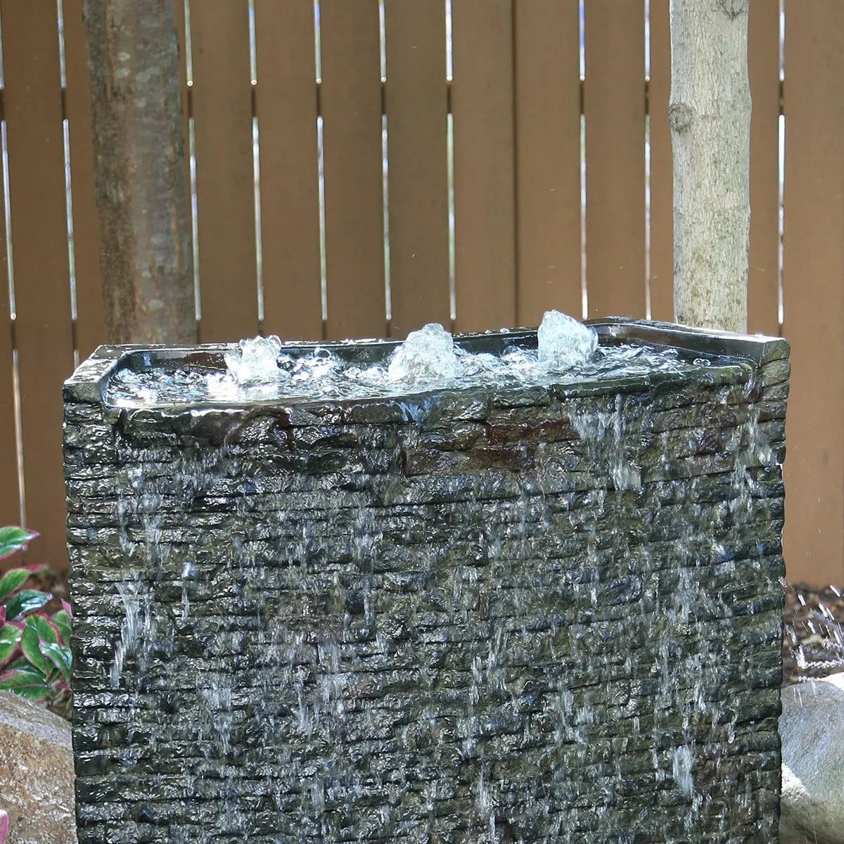 Stacked Slate Wall Topper-Curved Rear-Spill