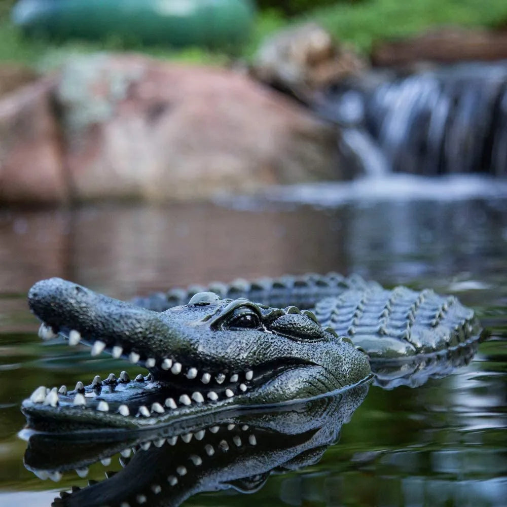 Floating Alligator Decoy – image 2