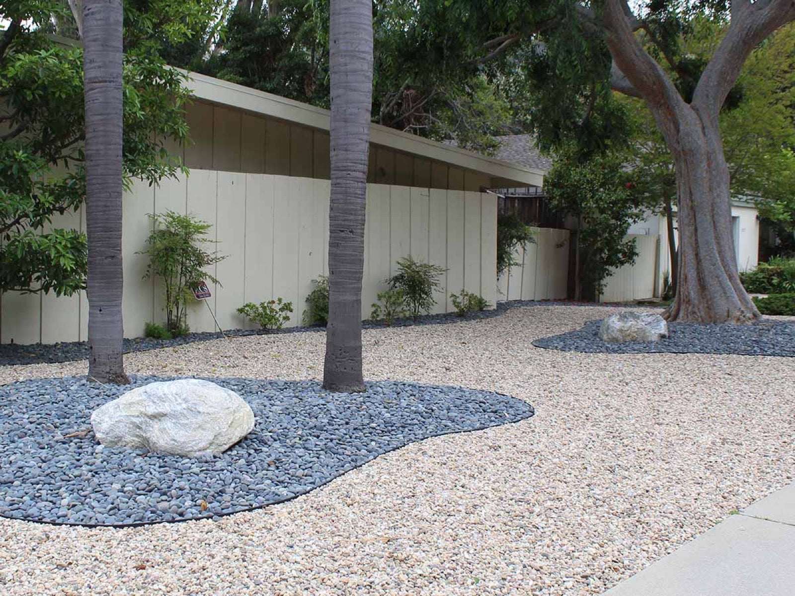Black Mexican Beach Pebbles 1 inch - 2 inch