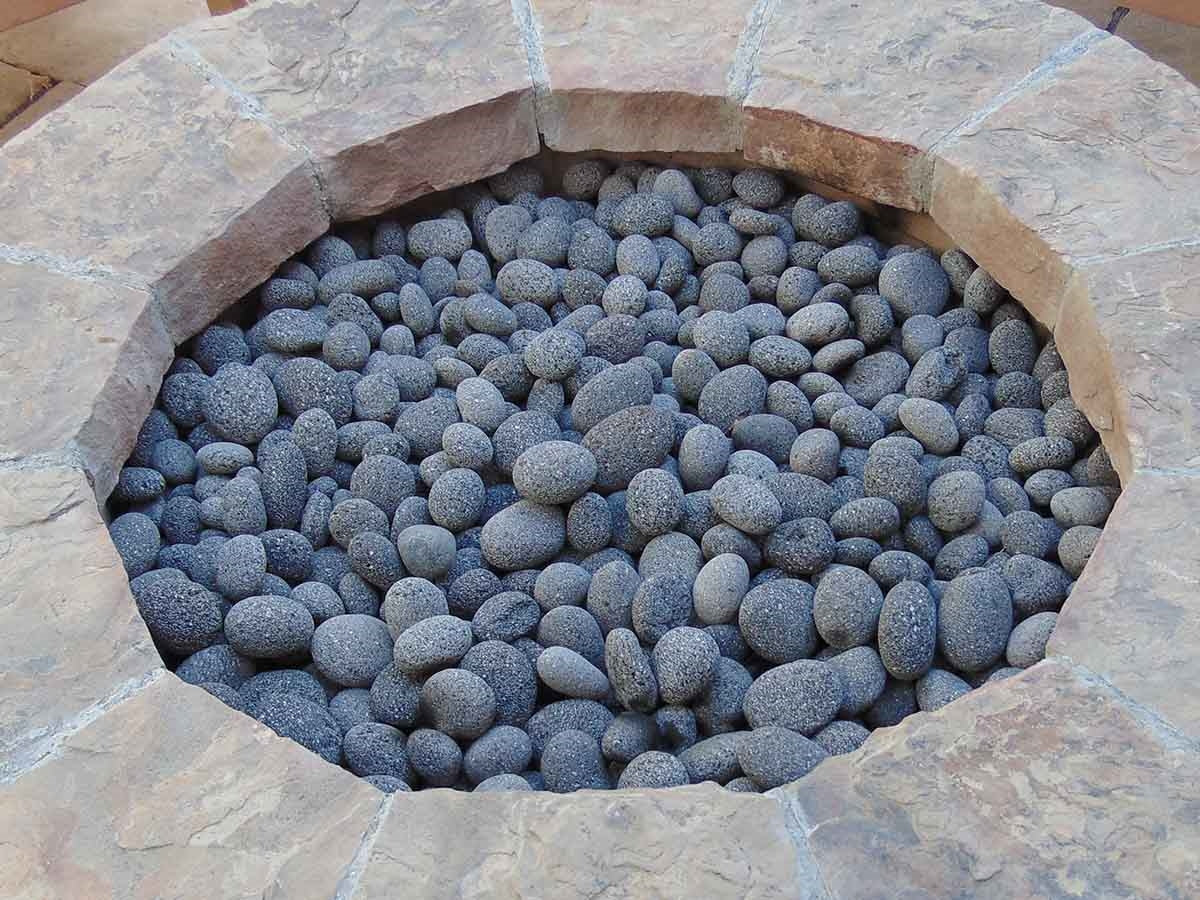 Black Nara Lava Pebbles, Nara Lava 1/2