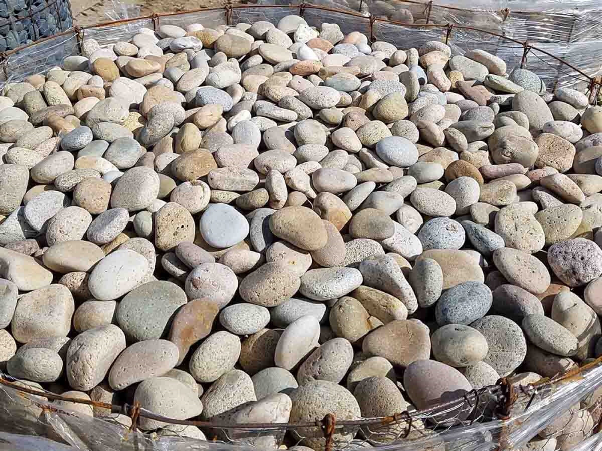 Buff Mexican Beach Pebbles 2 inch - 3 inch