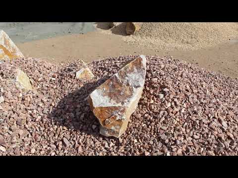 Mahogany Red Rock 3/4" n Apache Sunset Boulders